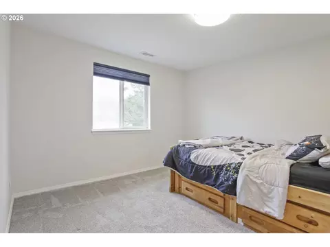 Bedroom - 18137 Grey Ave, Sandy, OR 97055 photo 5 of 6