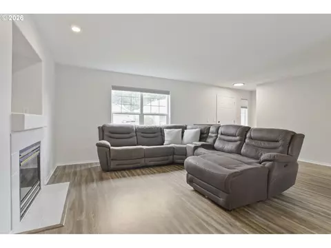 Living - 18137 Grey Ave, Sandy, OR 97055 photo 2 of 2