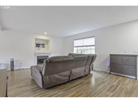 Living - 18137 Grey Ave, Sandy, OR 97055 photo 1 of 2