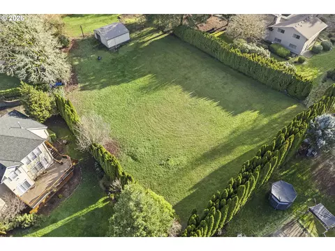 1705 SE Brookwood Ave, Hillsboro, OR 97123