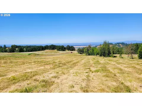 34090 Mt Tom Dr #7, Harrisburg, OR 97446