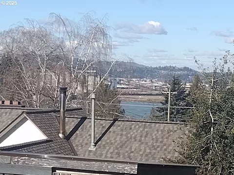 411 E St, Rainier, OR 97048 photo 6