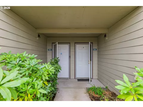 20905 Fawn Ct #34, West Linn, OR 97068