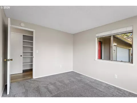 Bedroom - 509 E Pinehurst Dr, Newberg, OR 97132 photo 12 of 15