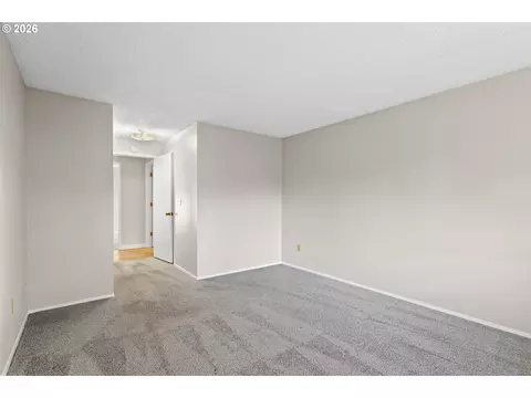Bedroom - 509 E Pinehurst Dr, Newberg, OR 97132 photo 3 of 15