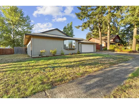Exterior - 509 E Pinehurst Dr, Newberg, OR 97132 photo 3 of 7