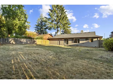 Exterior - 509 E Pinehurst Dr, Newberg, OR 97132 photo 4 of 7