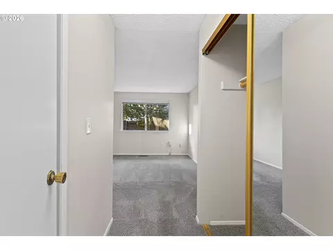 Bedroom - 509 E Pinehurst Dr, Newberg, OR 97132 photo 5 of 15