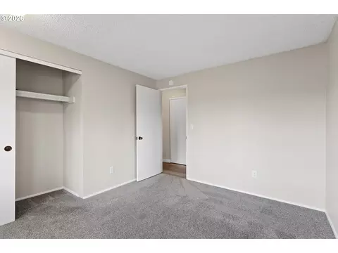 Bedroom - 509 E Pinehurst Dr, Newberg, OR 97132 photo 13 of 15