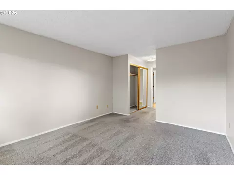 Bedroom - 509 E Pinehurst Dr, Newberg, OR 97132 photo 2 of 15