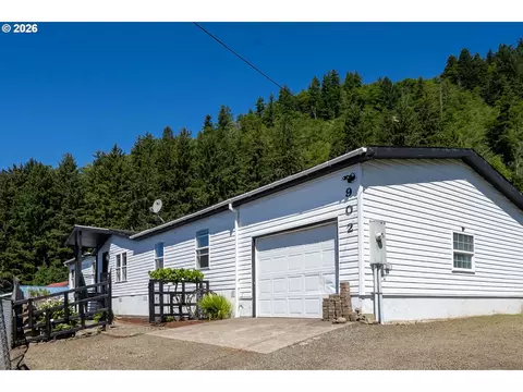 902 Acacia Ave, Garibaldi, OR 97118