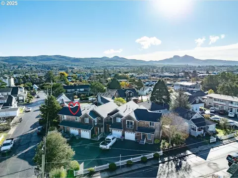 301 C Ave #301, Seaside, OR 97138