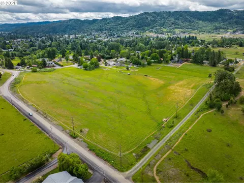 0 Troost St, Roseburg, OR 97471