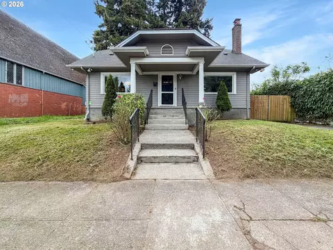 8124 SE Ash St, Portland, OR 97215
