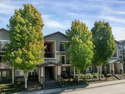 10654 NE Holly St #206, Hillsboro, OR 97006