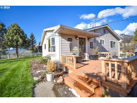 67533 Ruth Ln, Cove, OR 97824