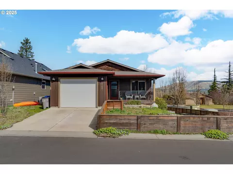 3102 Adrienne Ln, Hood River, OR 97031