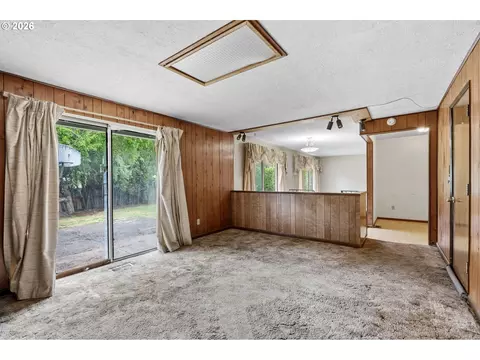 Living - 1785 SW Battaglia Ave, Gresham, OR 97080 photo 9 of 9