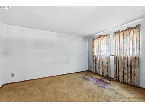 Bedroom - 1785 SW Battaglia Ave, Gresham, OR 97080 photo 5 of 6