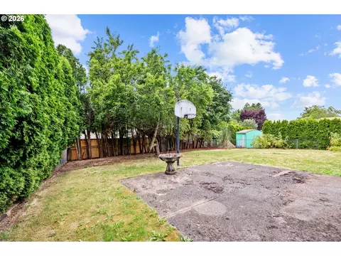Exterior - 1785 SW Battaglia Ave, Gresham, OR 97080 photo 4 of 8