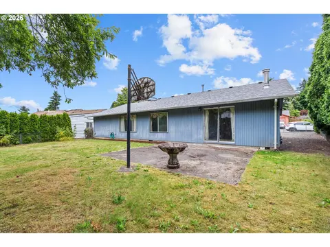 Exterior - 1785 SW Battaglia Ave, Gresham, OR 97080 photo 5 of 8