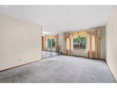 Living - 1785 SW Battaglia Ave, Gresham, OR 97080 photo 2 of 9