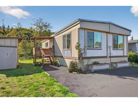 601 E Columbia River Hwy #34, Clatskanie, OR 97016