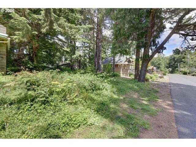 216 E Harrison St, Cannon Beach, OR 97110