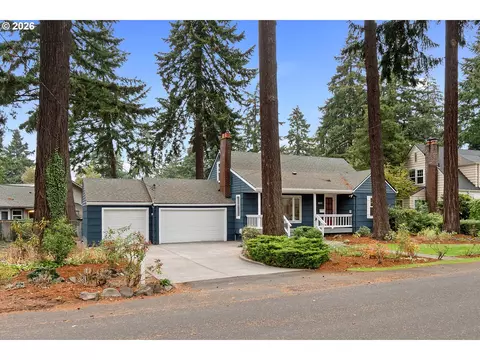 9511 NE Skidmore St, Portland, OR 97220