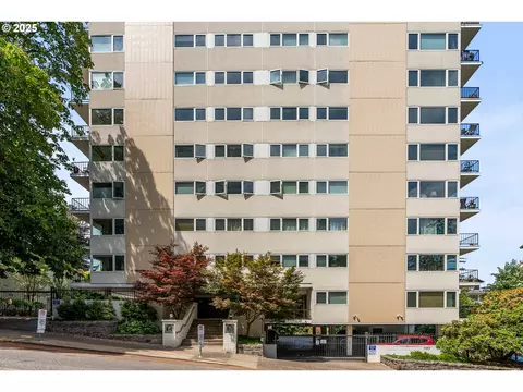 2211 SW Park Pl #903, Portland, OR 97205