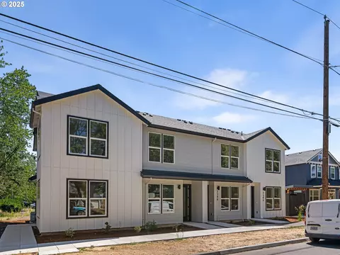 7200 SE Woodward St #2, Portland, OR 97206
