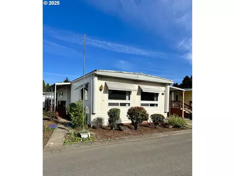1800 Lakewood Ct #32, Eugene, OR 97402