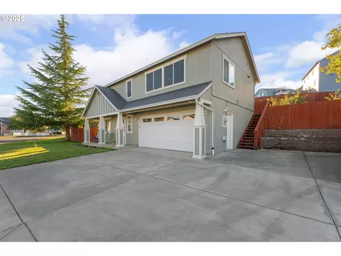 235 Umpqua View Dr, Roseburg, OR 97471