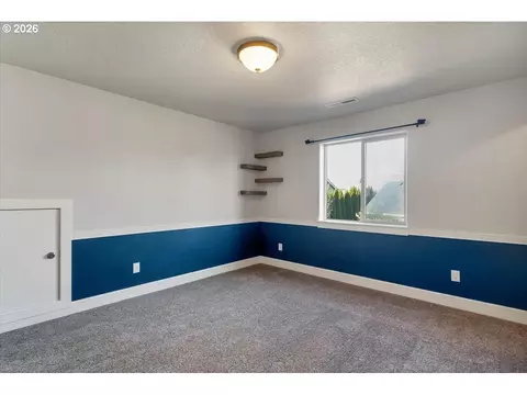 Bedroom - 3470 Cabernet Ln, Eugene, OR 97404 photo 5 of 8