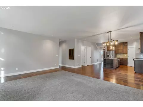 Living - 3470 Cabernet Ln, Eugene, OR 97404 photo 2 of 4