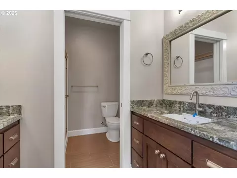 Bath - 3470 Cabernet Ln, Eugene, OR 97404 photo 1 of 4