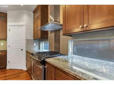 Kitchen - 3470 Cabernet Ln, Eugene, OR 97404 photo 3 of 6