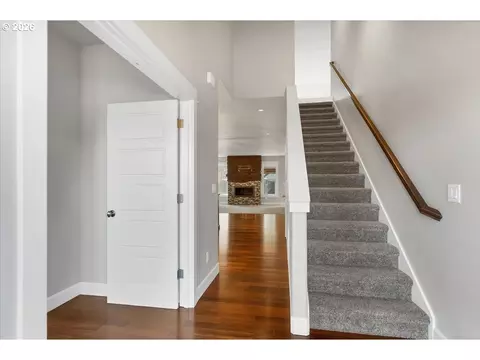 Entry Way - 3470 Cabernet Ln, Eugene, OR 97404 photo 1 of 2