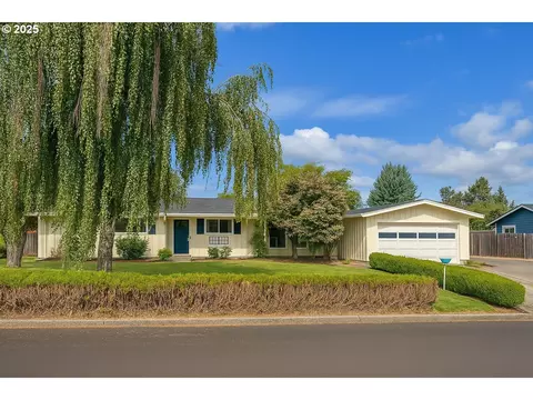 2140 Ranch Corral Dr, Springfield, OR 97477