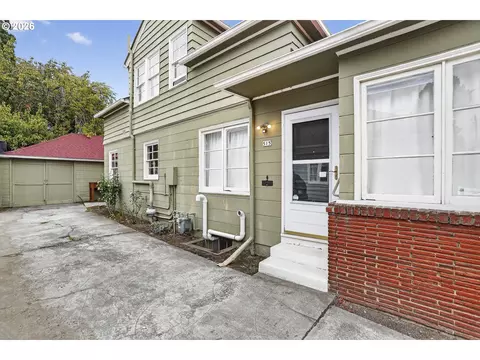 515 N Rosa Parks Way, Portland, OR 97217