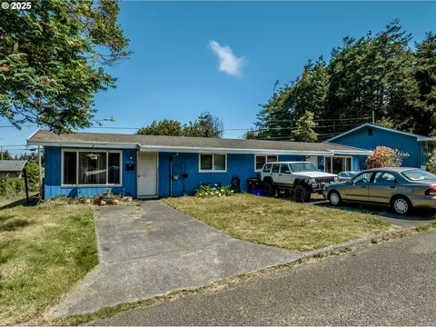 1060 Pacific Ave, Coos Bay, OR 97420
