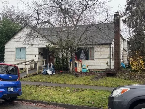 863 G St, Springfield, OR 97477