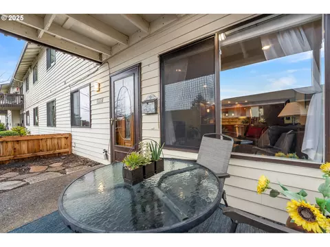 12065 SW King Arthur St, King City, OR 97224