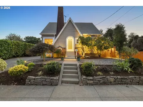 5225 SE 18th Ave, Portland, OR 97202