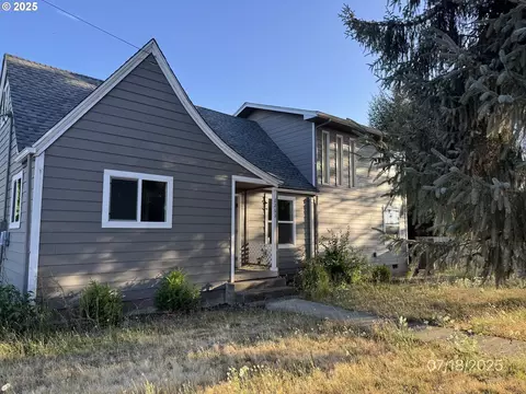 2263 Harding St, Sweet Home, OR 97386