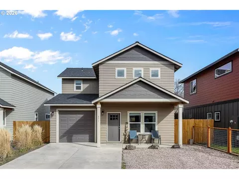 871 NE 6th St, Prineville, OR 97754