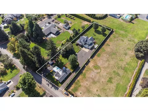 View/Area - 2011 River Loop 1, Eugene, OR 97404 photo 1 of 2