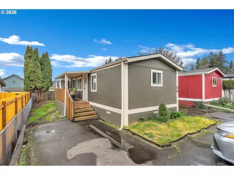 3200 SE Silver Leaf Ln #34, Portland, OR 97267