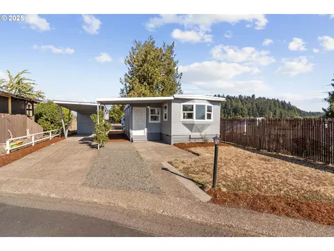 205 S 54th St #23, Springfield, OR 97478