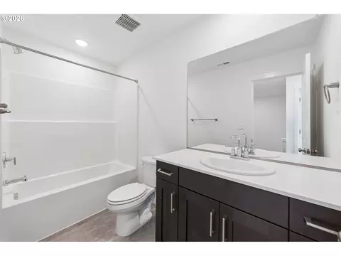 Bath - 5887 SE Powell Vly, Gresham, OR 97080 photo 3 of 3